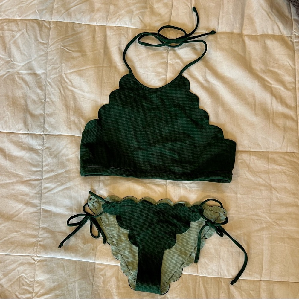 Marysia Scalloped Mott Swim Top in Kelp Green